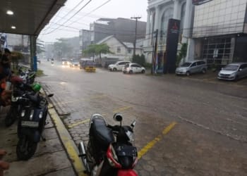 Jalan Ikan Tenggiri TBS Tergenang Banjir