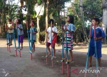 Permainan tradional anak-anak dok/antaranews.com
