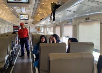 Suasana stasiun KA Tanjungkarang. PT KAI mengeluarkan aturan barang bawaan penumpang.