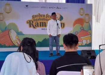 Pemimpin perusahaan Lampung Post, Iskandar Zulkarnain saat membuka kegiatan Garden Fest Ngabuburit Ramadan 1445 Hijriah pada Senin, 18 Maret 2024.
