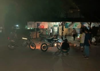 Anggota kepolisian Polres Lampung Utara saat melakukan oleh TKP korban begal di Lampung Utara.