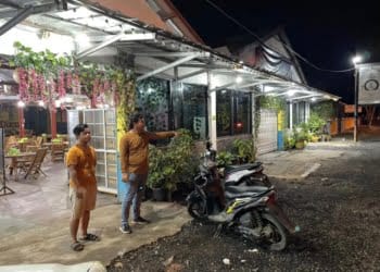 Pencuri sepeda motor. Petugas Satreskrim Polres Lampura saat melakukan pengecekan TKP pencurian sepeda motor di Kotabumi. Dok/Polres Lampura
