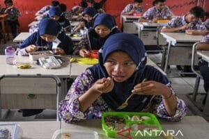 Makan Siang Gratis Masuk APBN 2025, Segini Biayanya