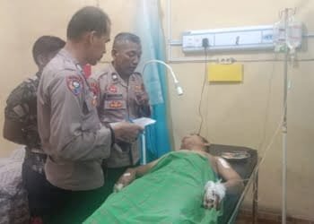 Seorang Pemuda Menikam Rekannya