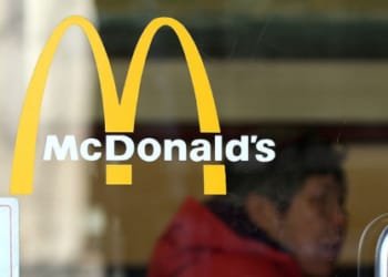 Aksi boikot produk terafiliasi Israel berdampak terhadap penjualan McDonald's.