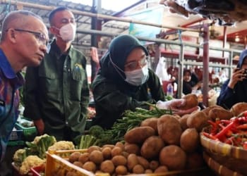 Pemkot Bandar Lampung memantau stok pangan di pasar Bandar Lampung bersama DPR RI.