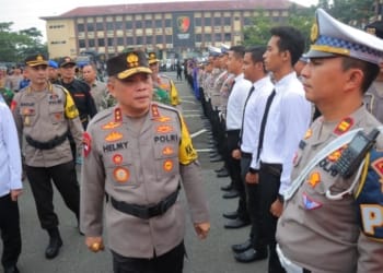 Kapolda Lampung Irjen Pol Helmy Santika memimpin apel kesiapan Operasi Ketupat Krakatau 2024. Dok. Humas
