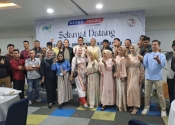 Astra Isuzu mengajak pimpinan, karyawan Astra Isuzu Lampung, dan partner bisnis berbuka puasa bersama di Hotel Pop, Bandar Lampung, Jumat, 5 April 2024.