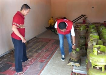 Pangkalan resmi gas elpiji 3 kg.
