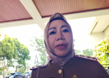 Kepala Dinas Pemberdayaan Masyarakat Desa dan Transmigrasi Provinsi Lampung Zaidirina saat memberi keterangan. ANTARA/Ruth Intan Sozometa Kanafi.