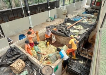 Pusat Daur Ulang Proses 57 Ton Sampah Menjadi Pupuk Organik