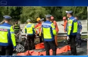 Kecelakaan Lalu Lintas di KM 58 Tol Jakarta-Cikampek, 12 Orang Tewas