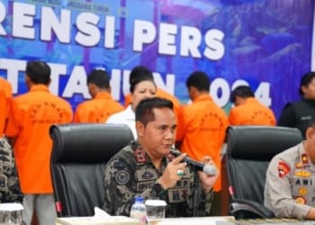 Penyelundupan manusia ke Australia. Pelaksana Tugas Direktur Jenderal Pengawasan Sumber Daya Kelautan dan Perikanan (PSDKP) Pung Nugroho Saksono dalam Konferensi Pers yang digelar di Kupang, Nusa Tenggara Timur pada Senin (13/05/2024). ANTARA/HO-KKP
