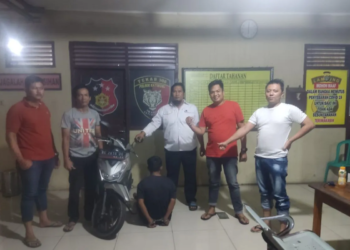 Begal motor pelajar SMP. Petugas kepolisian Polsek Katibung yang berhasil menangkap pelaku pencurian dengan kekerasan di Lampung Selatan. (ANTARA/HO/Humas Polres Lampung Selatan)