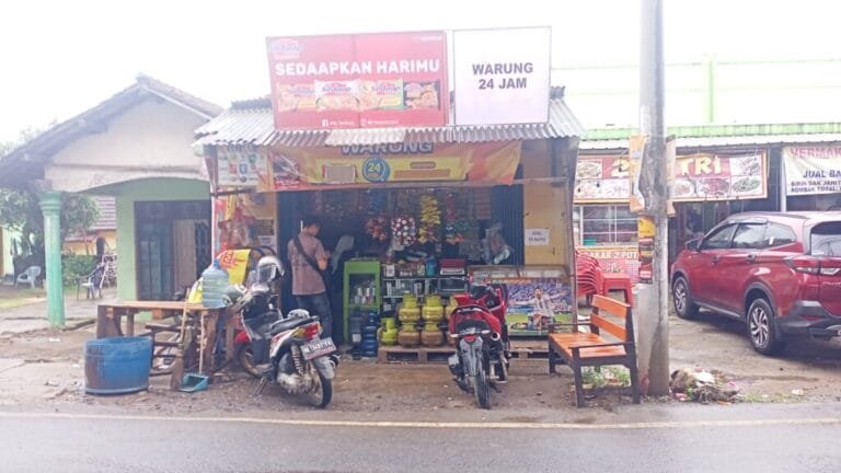 Kondisi Warung Madura di Tengah Perekonomian Indonesia yang Melemah, Tetap Ramai atau Anjlok?