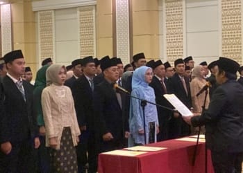 KPU Kota Bandar Lampung melantik 100 PPK se Bandar Lampung di Swissbel Hotel, Kamis, 16 Mei 2024. (Foto: Lampost.co/Andre Prasetyo Nugroho)