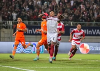Madura United vs Borneo FC leg I