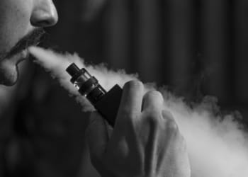 Penggunaan Vape bagi Remaja, Berpotensi Pengaruhi Perkembangan Otak