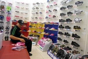 Ini Tips Memilih Sepatu Badminton Terbaik untuk Performa Optimal dan Mencegah Cedera