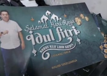 Kartu ucapan dari keluarga Halim tersangka pemilik penyegaran benih bening lobster Perum Rahayu Teluk Betung Selatan. (Foto: Lampost.co/Salda Andala)