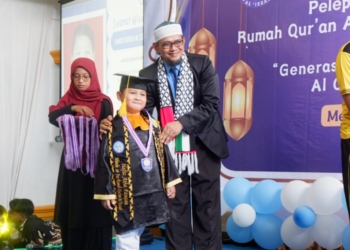 Ketua Yayasan Rumah Qur'an Al-Izzah, Ustaz Burhan Isro'i