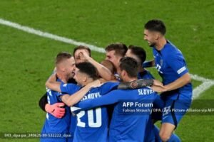 Imbangi Inggris, Slovenia Catat Sejarah Lolos ke Fase Gugur