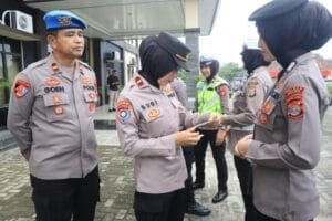 Propam Periksa Polwan Polres Metro