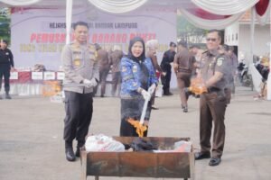 Kejaksaan Musnahkan Sabu Hingga Senjata Api