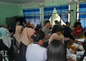 Proses pelaksanaan PPDB di salah satu sekolah di Bandar Lampung. Lampost.co/Ihwana Haulan