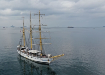 KRI Dewaruci memasuki Teluk Lampung, Bandar Lampung, Provinsi Lampung, Rabu, 10 Juli 2024. Dok Jalur Rempah