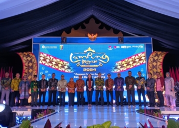 Pembukaan Lampung Begawi 2024 bertajuk Hanggum Sanian Lampung di halaman pelataran Lampung City Mall selama 12 hingga 14 Juli 2024. Lampost.co/Umar