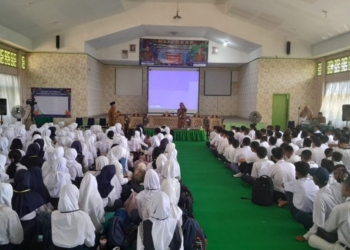 Pelaksanaan MPLS hari pertama di SMAN 9 Bandar Lampung. Senin, 15 Juli 2024. Lampost.co/Ihwana Haulan