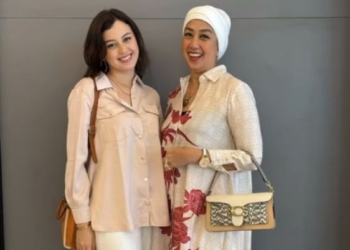 Kimberly Ryder dan ibunda