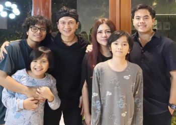 Anji Manji saat bersama keluarga. Dok/Instagram