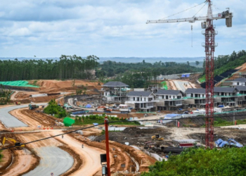 Suasana pembangunan di Kawasan Inti Pusat Pemerintahan (KIPP) Ibu Kota Nusantara (IKN), Kabupaten Penajam Paser Utara, Kalimantan Timur.(Antara/Rivan Awal Lingga)