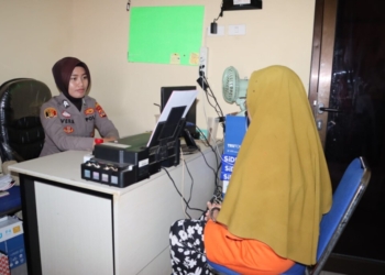 seorang wanita penipuan