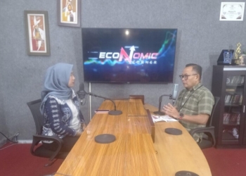 Kepala OJK Provinsi Lampung, Otto Fitriandy (kanan) saat podcast Economic Corner