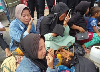 Raperpres Pemeliharaan Kerukunan Umat Beragama. Polisi membubarkan paksa warga Nagari Air Bangis, Kecamatan Sungai Beremas, Pasaman Barat, di Masjid Raya Sumatra Barat, Sabtu, 5 Agustus 2024. Dok/MI