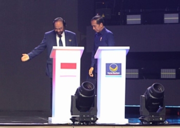 Ketua Umum Partai NasDem Surya Paloh (kiri) dalam pembukaan Kongres III Partai NasDem di JCC Senayan, Jakarta, Minggu (25/8/2024) malam.(MI/Susanto)