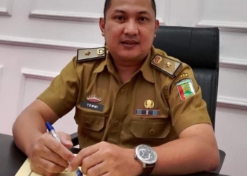 Perekaman KTP di Pesawaran. Kepala Bidang Pelayanan Pendaftaran Penduduk, Dinas Kependudukan dan Pencatataan Sipil Kabupaten Pesawaran, Tommi Fernando