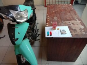 Disergap Polisi, Pencuri Motor Sembunyi di Atap Kontrakan