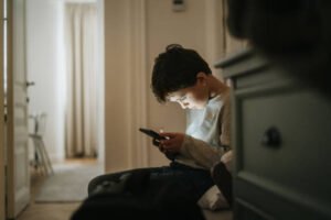 Ini 5 Cara Agar Anak Tidak Kecanduan Gadget saat Libur Sekolah