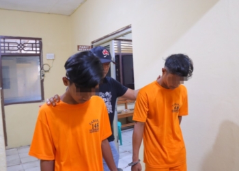 Kedua pelaku diamankan polisi. Dok Polsek