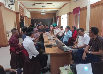 Pengurus partai politik (Parpol) di Kota Metro melakukan rapat konsolidasi pemenangan pasangan Wahdi-Qomaru pada Pilkada 2024.(Foto: Lampost.co/Bambang Pamungkas)
