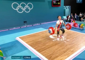 Eko Yuli Irawan saat final nomor 61 kg putra Olimpiade Paris 2024, sekitar pukul 21.00 WIB, Rabu, 7 Agustus 2024. Tangkapan layar