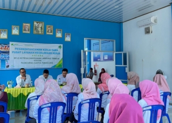 Kegiatan penandatanganan Perjanjian Kerja Sama (PKS) PLKK BPJS Ketenagakerjaan dengan Puskesmas Karya Penggawa. Dok