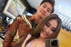 Ayu Ting Ting Malah Dekati Boy William Usai Batal Nikah, CLBK?