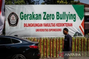 Menkes Bandingkan Kasus Perundungan PPDS dengan IPDN