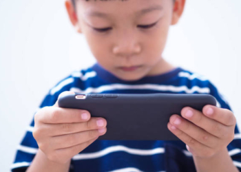 Penggunaan Gawai Berlebih pada Anak Bisa Turunkan Kemampuan Mengelola Emosi