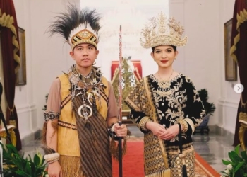 pakaian adat Lampung